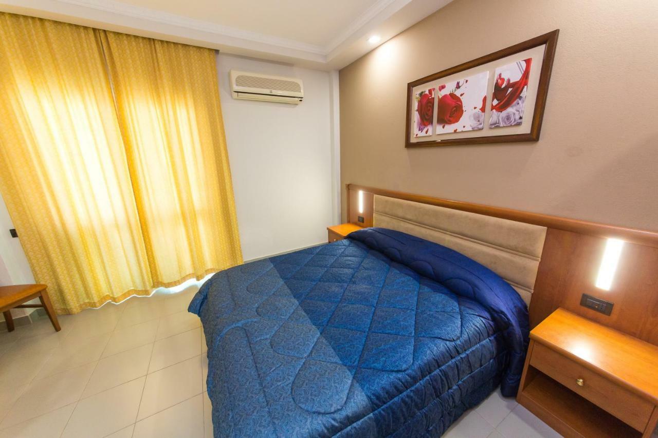 Western Star Hotel Драч Екстериор снимка