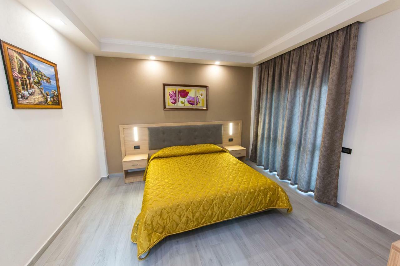 Western Star Hotel Драч Екстериор снимка