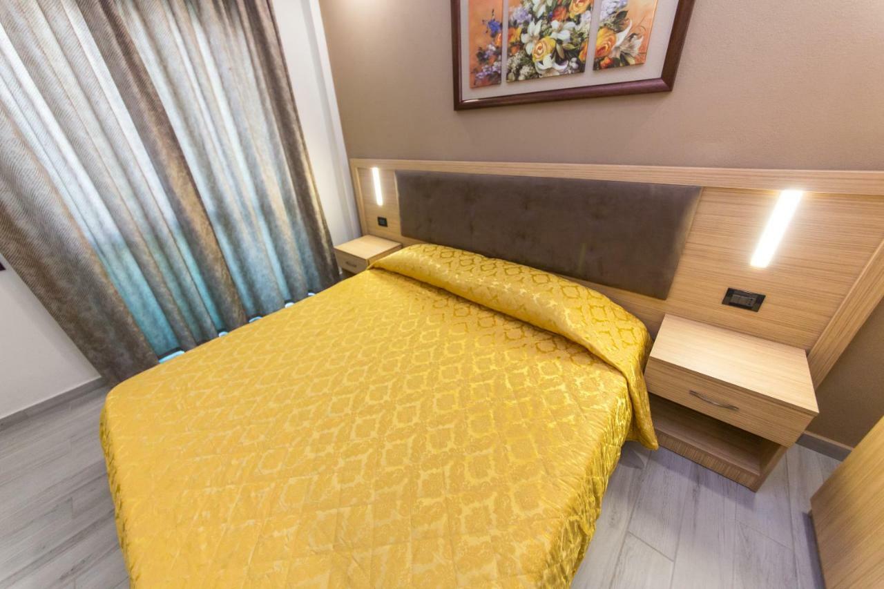 Western Star Hotel Драч Екстериор снимка