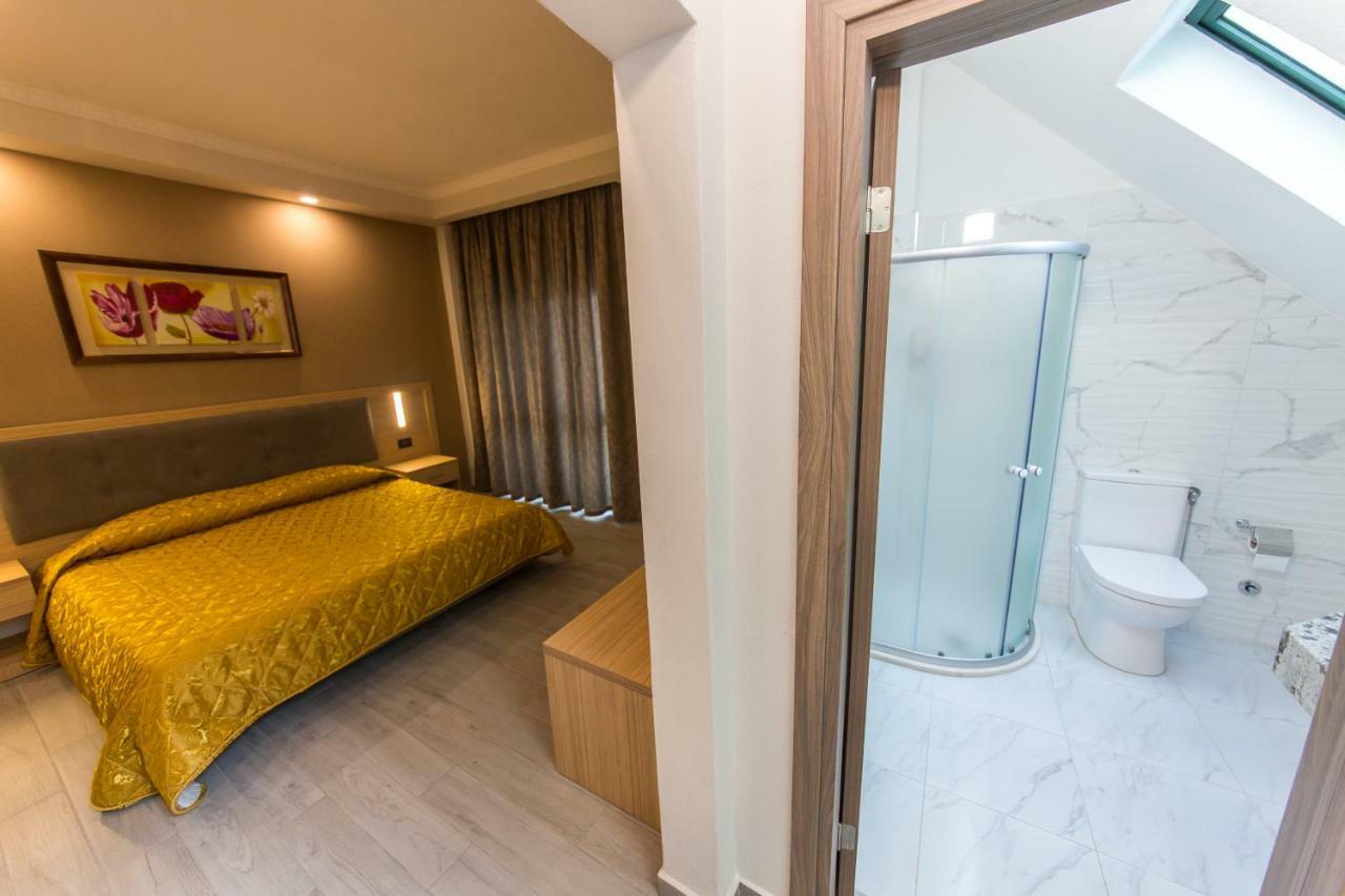Western Star Hotel Драч Екстериор снимка